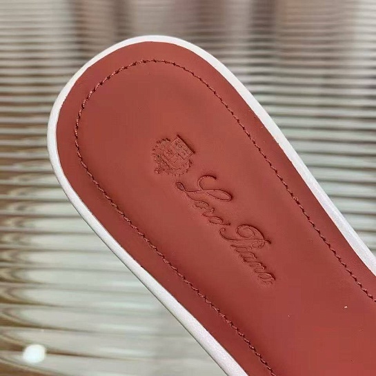 Женские кожаные шлёпанцы Loro Piana Premium