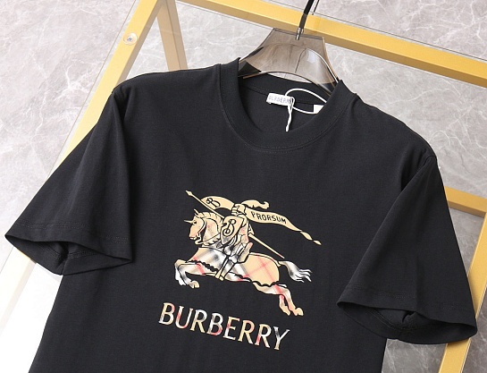 Мужская чёрная футболка Burberry Equestrian Knight