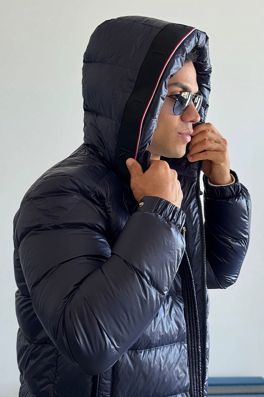 Мужской тёмно-синий пуховик Moncler Pavin