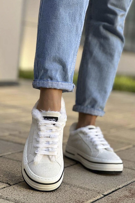 Женские замшевые кроссовки с мехом Dior