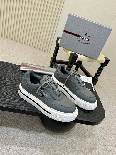 Комбинированные кроссовки Prada logo-plaque - Grey   