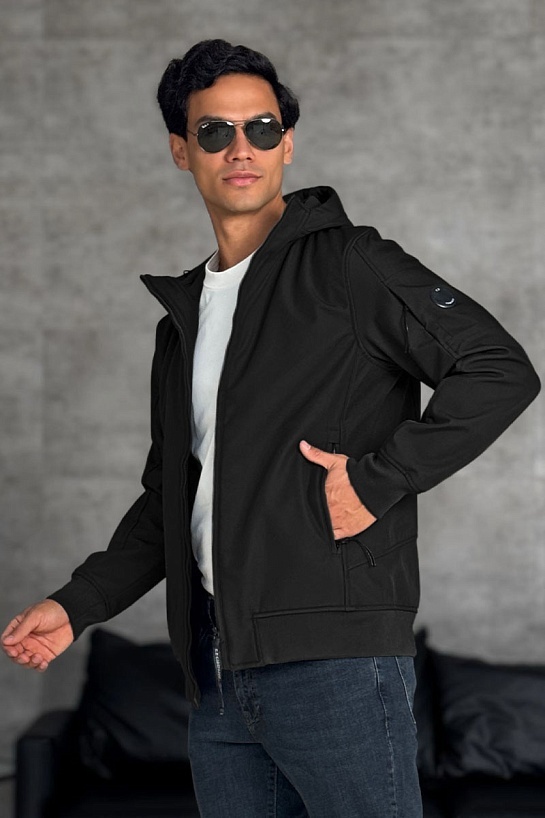 Чёрная ветровка C.P. Company Pro-Tek lens detail