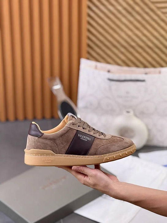 Замшевые кроссовки Valentino Upvillage - Beige