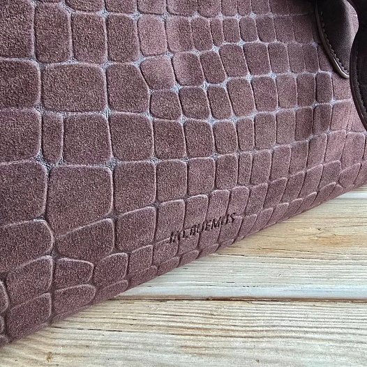 Замшевая сумка Jacquemus The Turismo Soft 38x23 см   