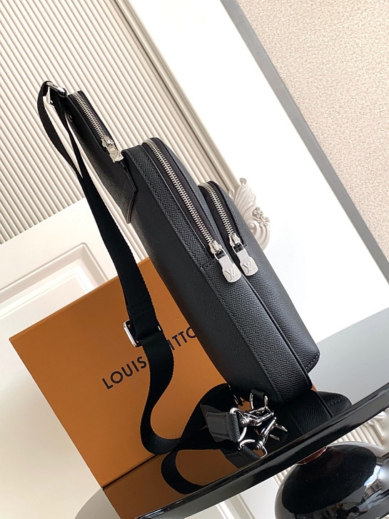 Кожаная сумка Louis Vuitton Avenue Sling Premium 31x20x7 см