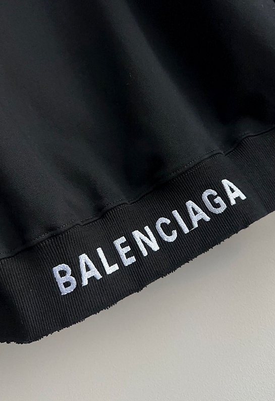 Женское худи Balenciaga чёрного цвета