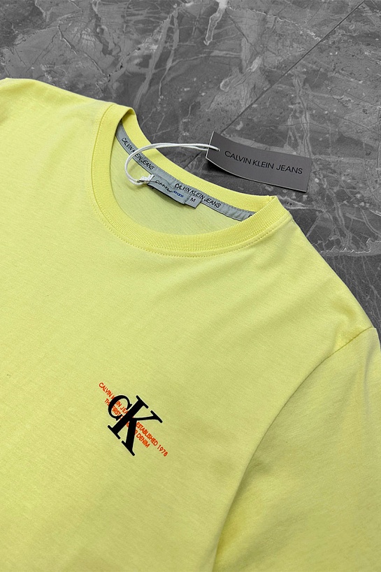Мужская жёлтая футболка Calvin Klein Urban Graphic