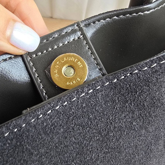 Замшевая сумка Yves Saint Laurent 39x23 см