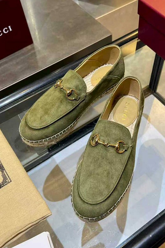 Женские замшевые лоферы Gucci GG Horsebit premium