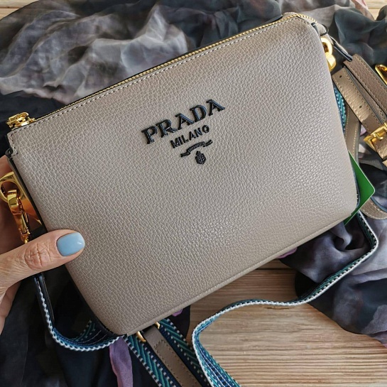 Кожаная сумка Prada 24x16 см - Brown