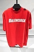 Красная оверсайз футболка Balenciaga с рваной отделкой