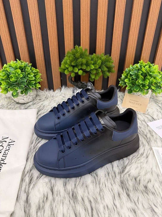 Мужские кроссовки Alexander McQueen синего цвета