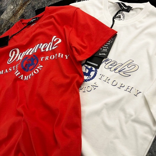 Мужская красная футболка Dsquared2 Master Trophy logo-print   