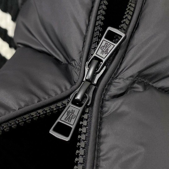 Мужская вязанная куртка Moncler logo-patch - Black