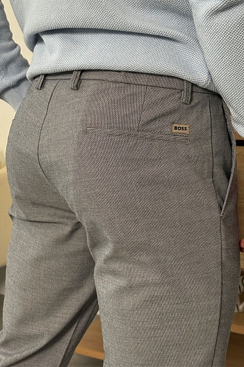 Мужские брюки Hugo Boss серого цвета   