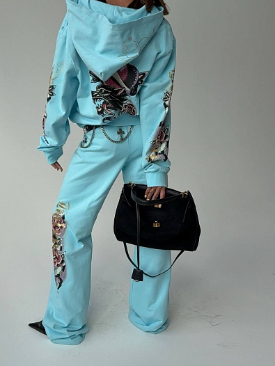 Голубой женский костюм Balenciaga   