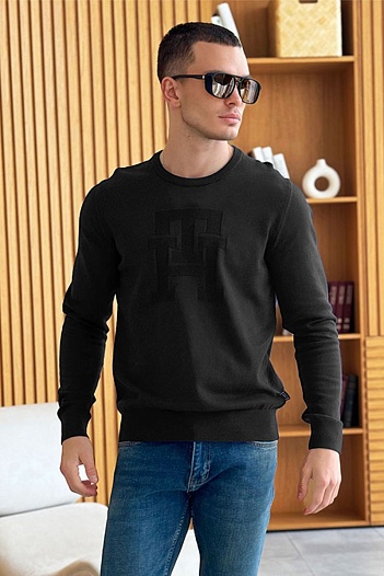 Джемпер чёрного цвета Tommy Hilfiger   