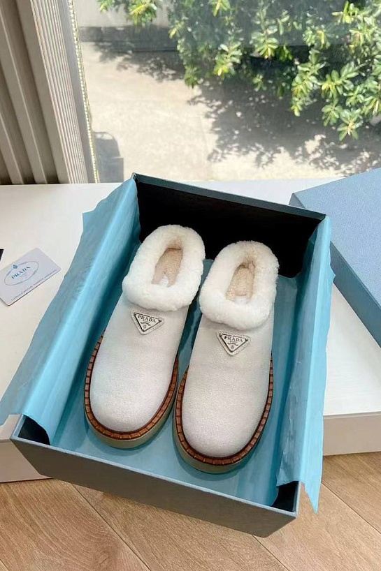 Женские белые ботинки сабо Prada