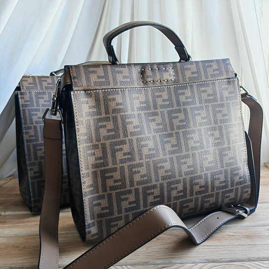 Женская кожаная сумка Fendi 35.5x29 см