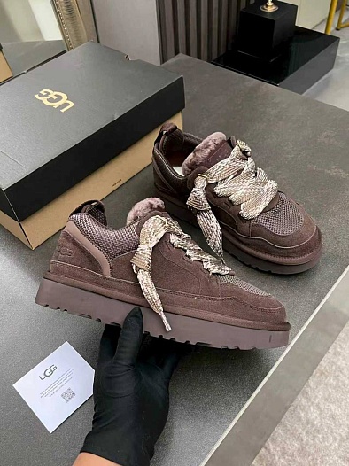 Женские замшевые ботинки UGG Lowmel   