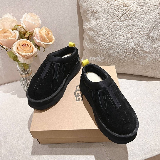 Меховые женские слипоны UGG Tassle - Black