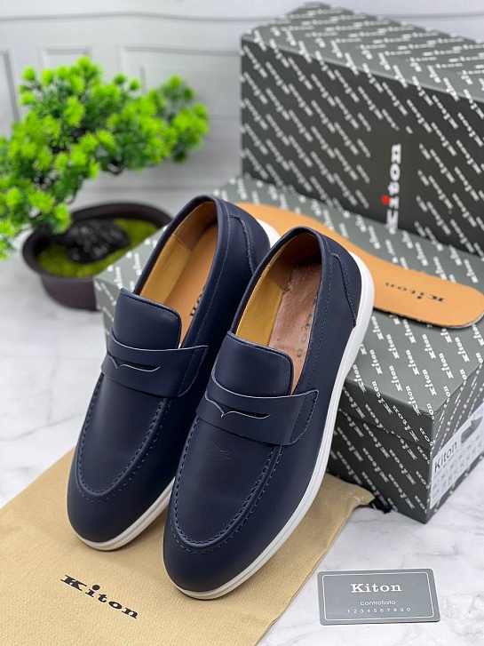 Кожаные лоферы Kiton тёмно-синего цвета