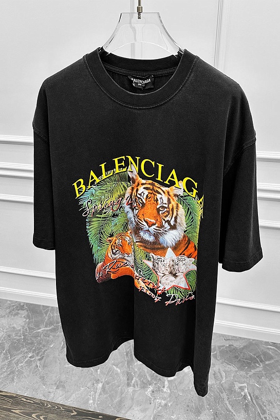 Чёрная оверсайз футболка Balenciaga Year Of The Tiger