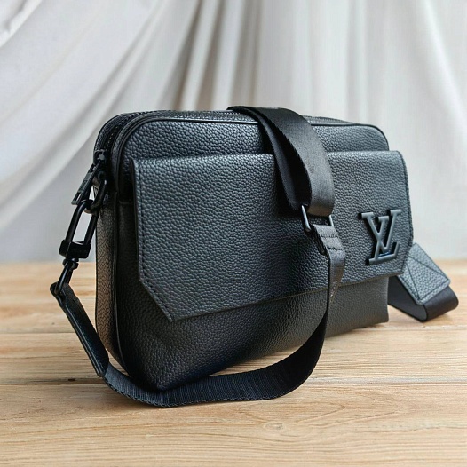 Кожаная сумка Louis Vuitton Fastline Messenger 24x18 см   