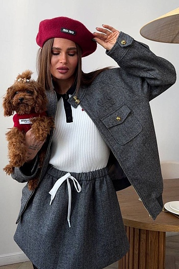 Женский серый костюм MIU MIU   