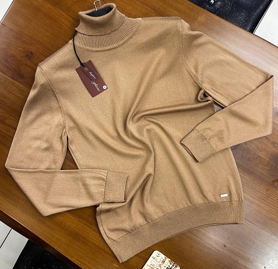 Мужская бежевая водолазка Maglione