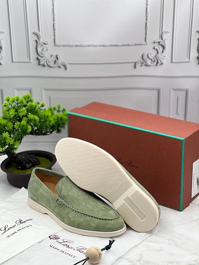 Мужские замшевые лоферы Loro Piana серо-зелёного цвета   