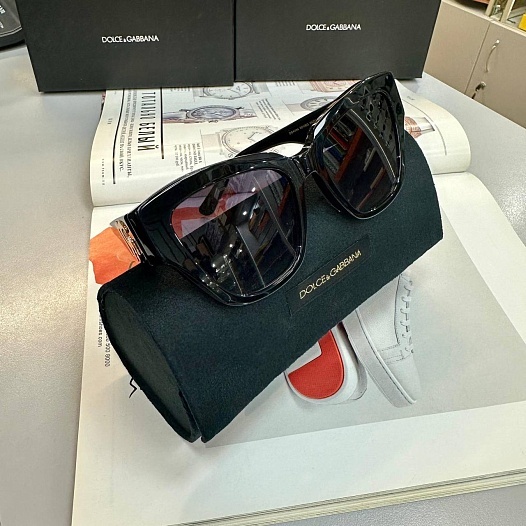 Женские сонцезащитные очки  Dolce & Gabbana чёрного цвета   