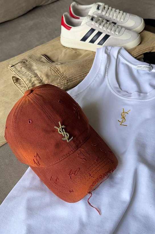 Бейсболка Yves Saint Laurent кирпичного цвета