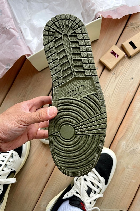 Кроссовки Travis Scott x Nike Air Jordan 1 Low "Medium Olive" Premium