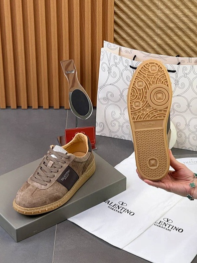 Замшевые кроссовки Valentino Upvillage - Beige   