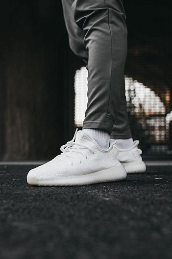 Кроссовки Adidas Yeezy Boost 350 V2 Triple White   