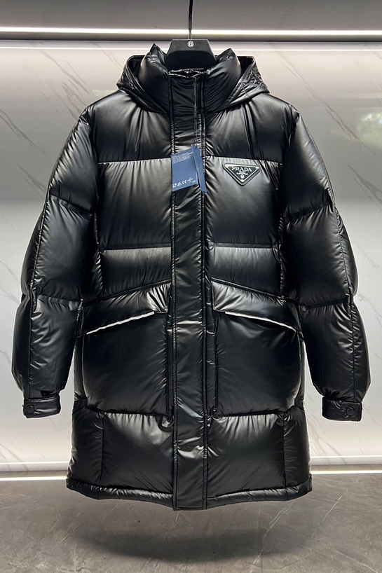 Мужской чёрный пуховик Prada logo-plaque