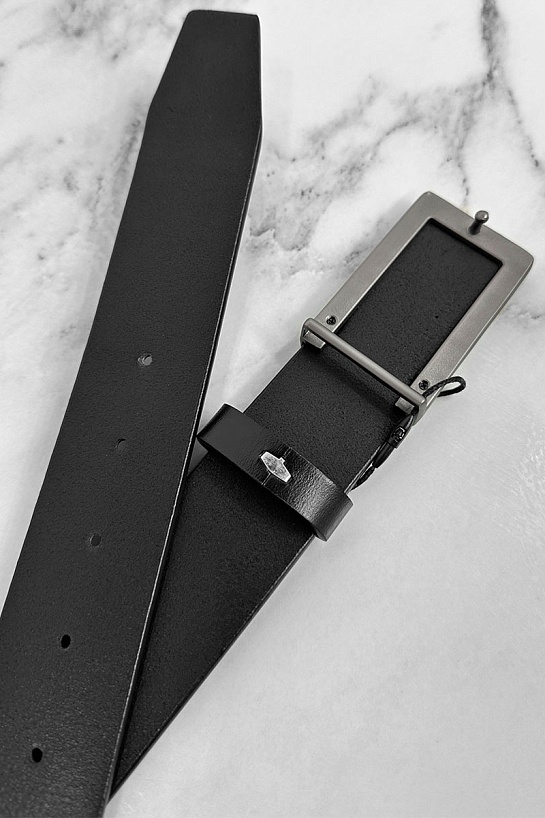 Мужской кожаный ремень чёрного цвета