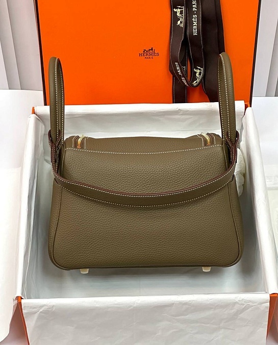 Женская кожаная сумка Hermes Lindy Premium 26x18x13 см - Olive