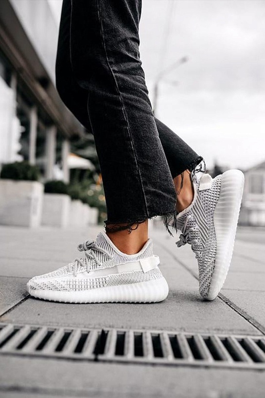 Кроссовки Adidas Yeezy Boost 350 V2 "Static"