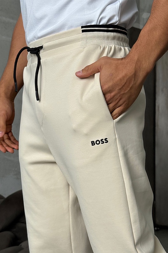 Спортивный костюм бежевого цвета Hugo Boss