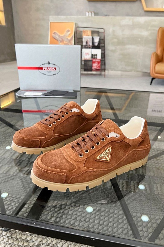Замшевые кроссовки Prada logo-plaque - Brown
