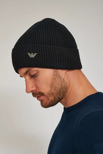 Шапка чёрного цвета Emporio Armani logo-plaque   