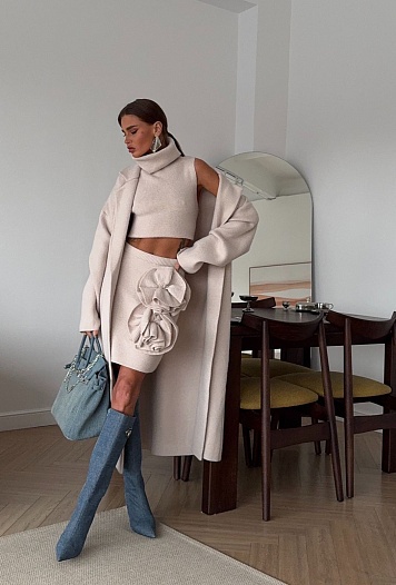 Женский костюм тройка Max Mara бежевого цвета   