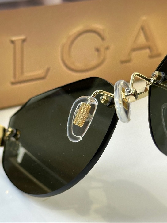 Солнцезащитные очки Bvlgari Serpenti