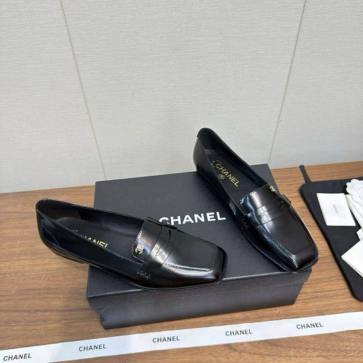 Женские кожаные лоферы Chanel premium   