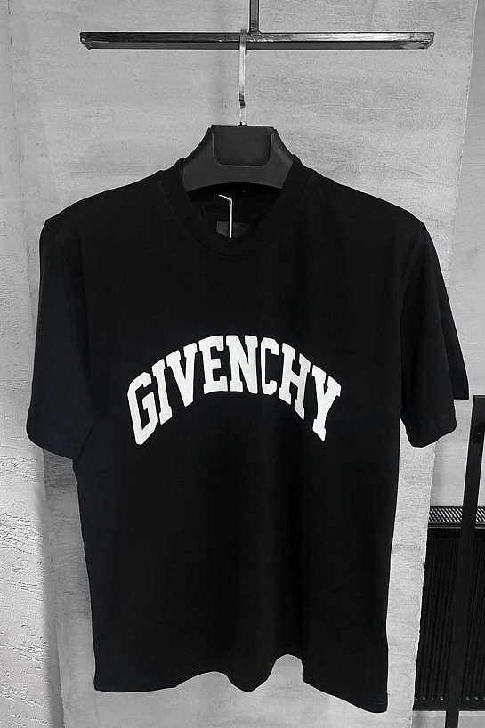Оверсайз футболка Givenchy чёрного цвета