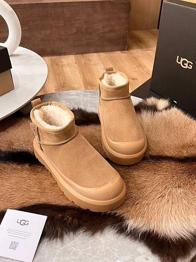 Женские замшевые ботинки UGG Classic Mini Hybrid - Chestnut   
