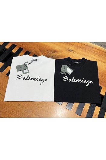 Футболка белого цвета Balenciaga script logo   