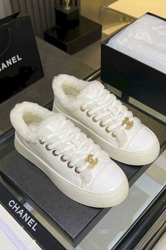 Женские кожаные кроссовки с мехом Chanel premium - White